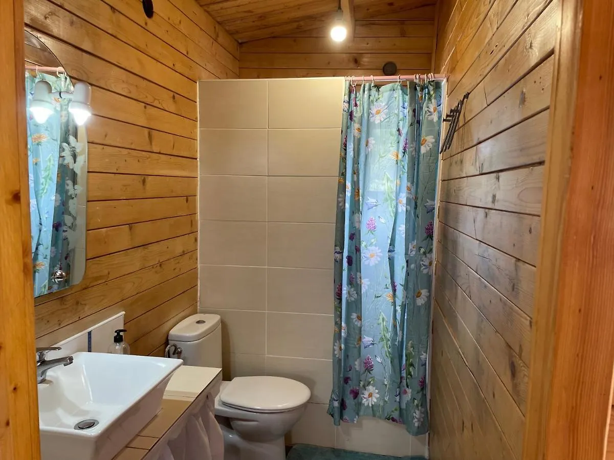 Agradable Mini Casa De Madera Con Jardin Amplio Villa La Laguna  Chalet